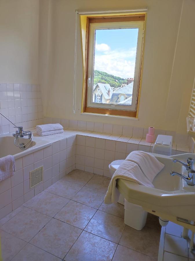Les Galets Bleus Bed & Breakfast เอเทรตาต์ ภายนอก รูปภาพ
