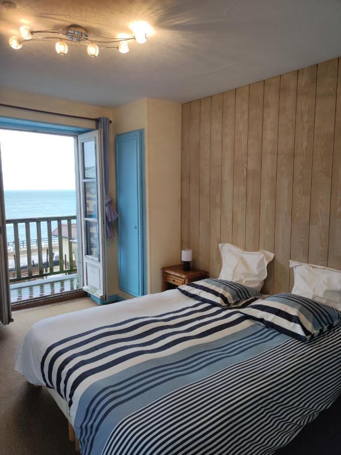 Les Galets Bleus Bed & Breakfast เอเทรตาต์ ภายนอก รูปภาพ